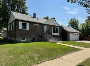 1024 N River Ave, Glendive, MT 59330