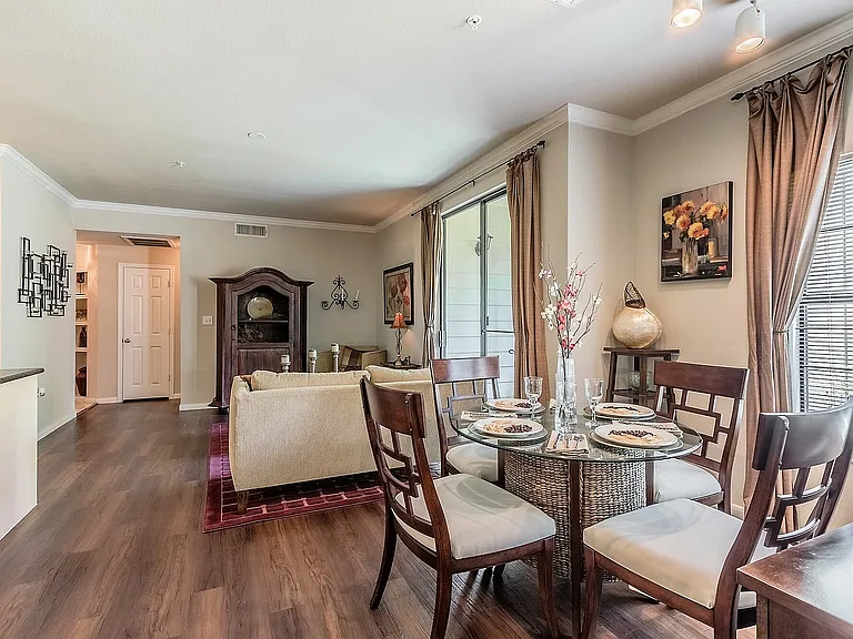 Seamlessly Connected Living & Dining