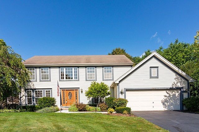 1st image of 800 Horseshoe Cir
