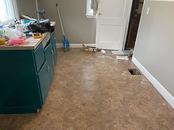 5th image of 726 N Elmer St