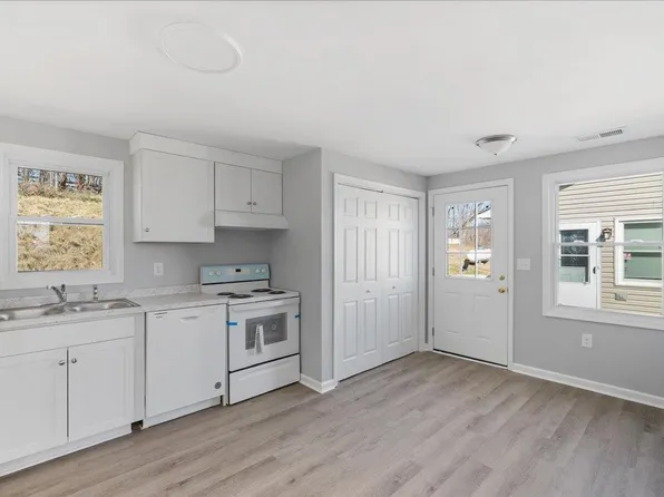 53 Hilltop Terrace Rd, Staunton, VA 24401