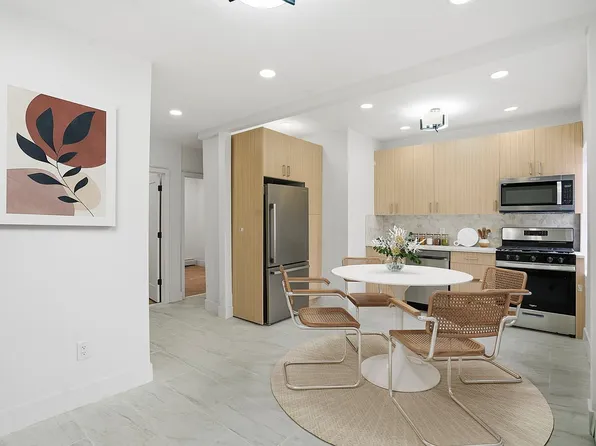 15712 110th Ave, Jamaica, NY 11433