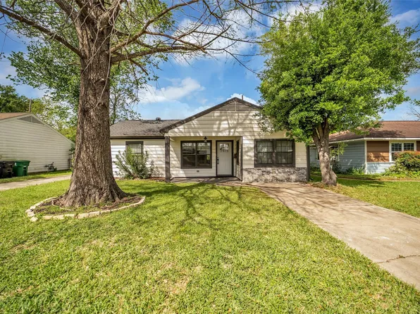 2915 Robertson St, Houston, TX 77009