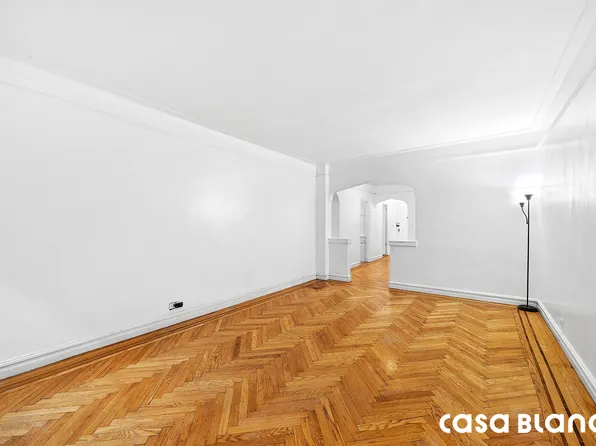 687 West 204th Street image 5 of 14