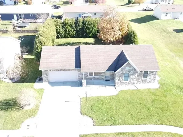 1312 Red Oak Dr, Goshen, IN 46526