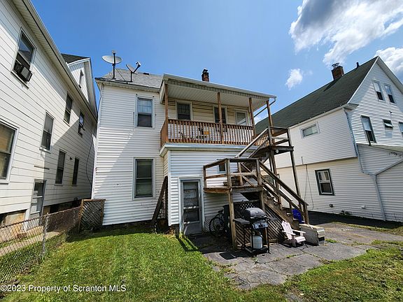 4th image of 1309 Schlager St