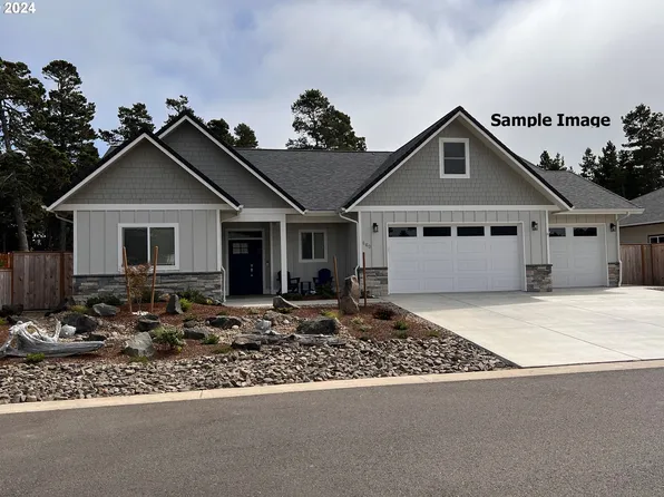 415 Tournament Dr, Florence, OR 97439