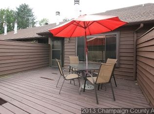 12 Evergreen Sq, Savoy, IL