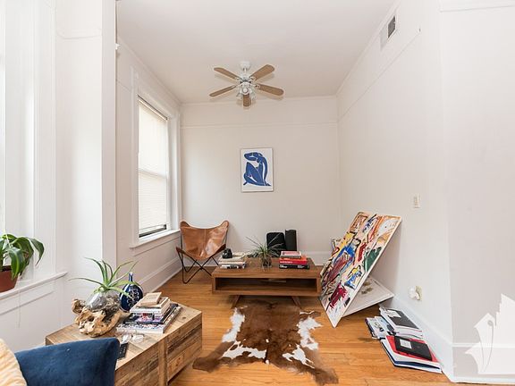 4th image of 1629 N Burling St #2FB