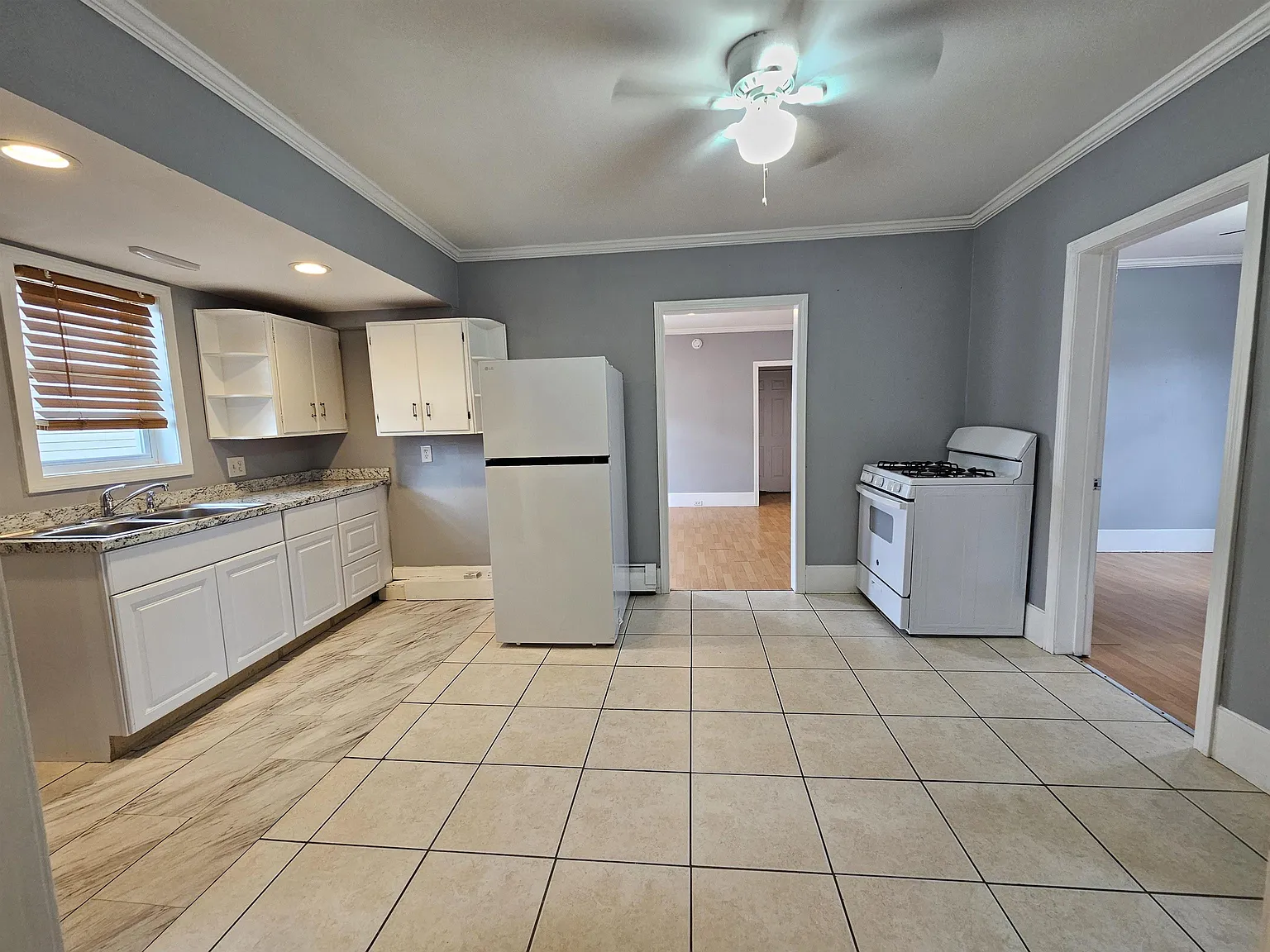 4 bed, 1.0 bath, 1836 sqft, $2,400 — Photo 2