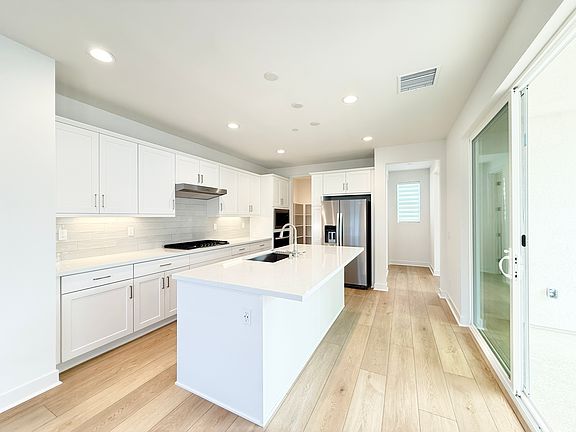4th image of 14791 Sierra Way