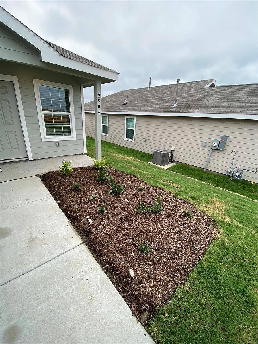 Building Photo - 2504 Coronado Way