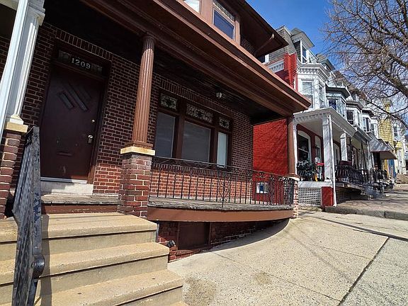 3rd image of 1209 Spring St