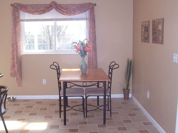 Eat-in Kitchen