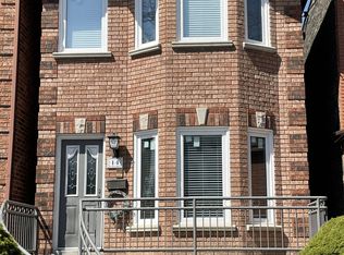 14 Garnet Ave #2, Toronto, ON M6G 1V5