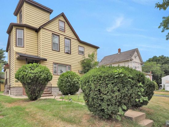 45 E Broad St, Bergenfield, NJ 07621