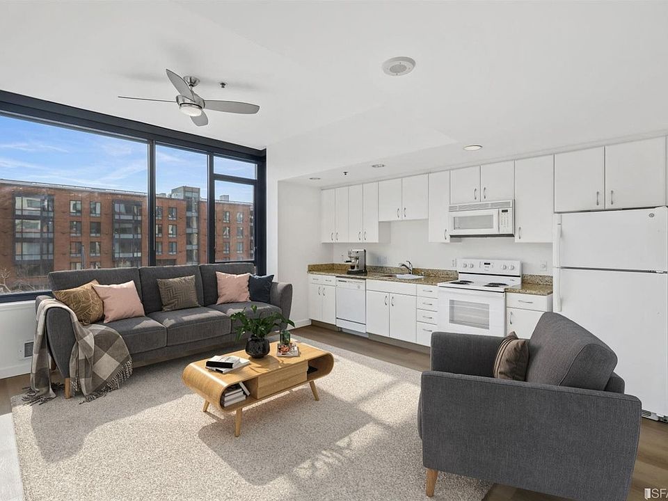 1st image of 250 King St Unit 368