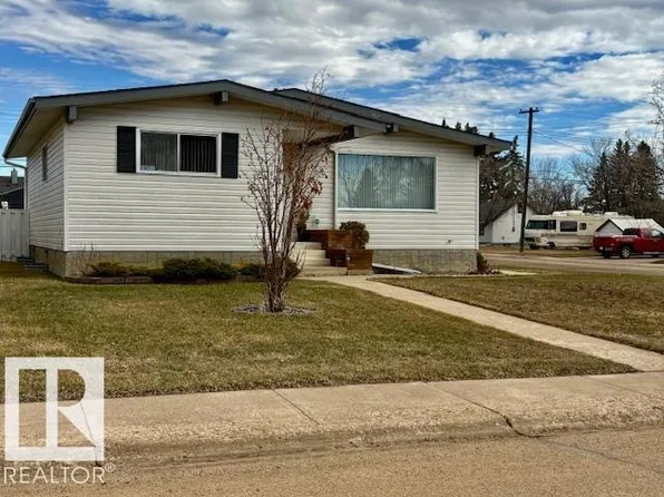 5302 48th Ave, Vegreville, AB T9C 1N1