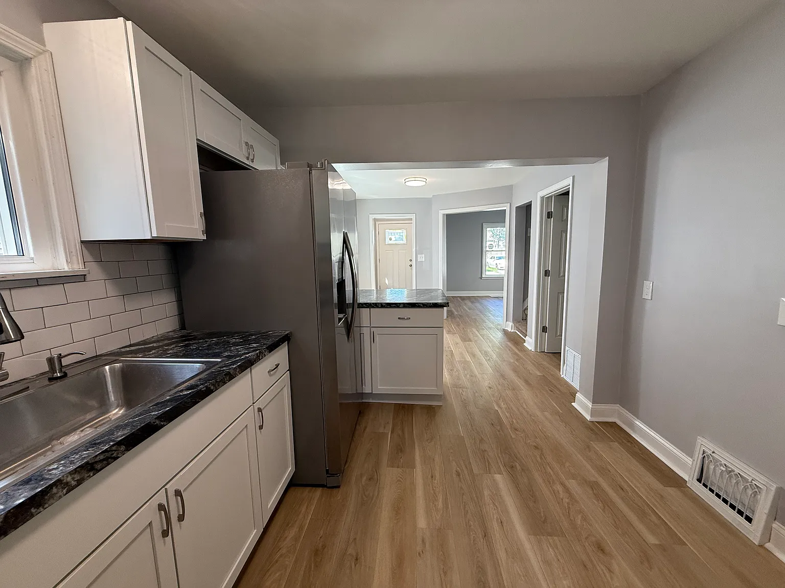 3 bed, 1079 sqft, $2,250 — Photo 4