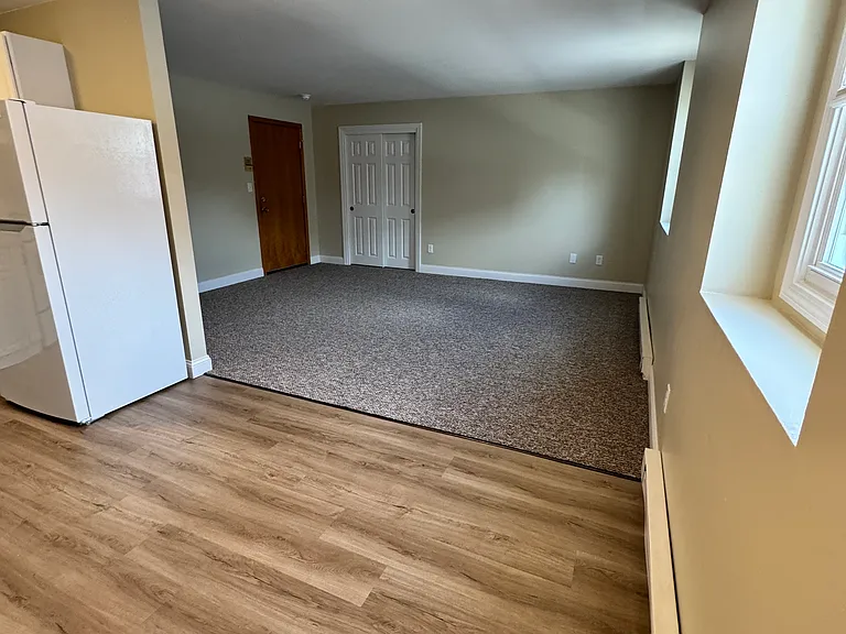 200 Bank St #2 — Photo 3