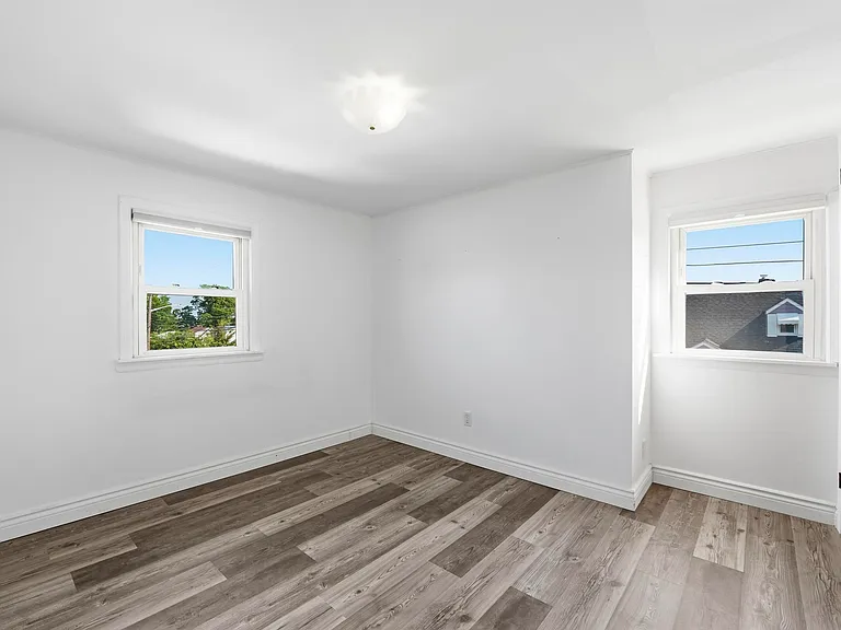 76 Schuyler Ave #2 — Photo 15