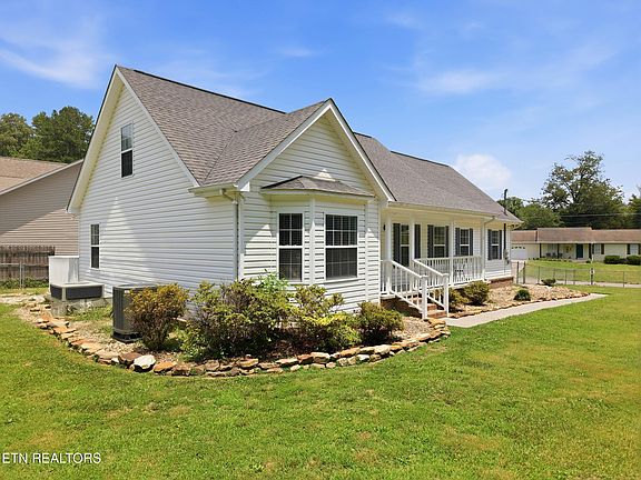 2nd image of 105 Aspen Ln