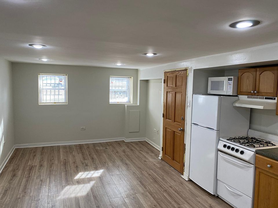 1st image of 4144 N Southport Ave