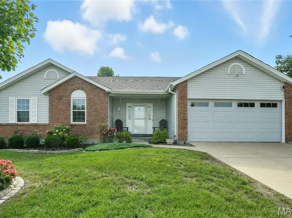 14 President Dr, O'Fallon, MO 63368