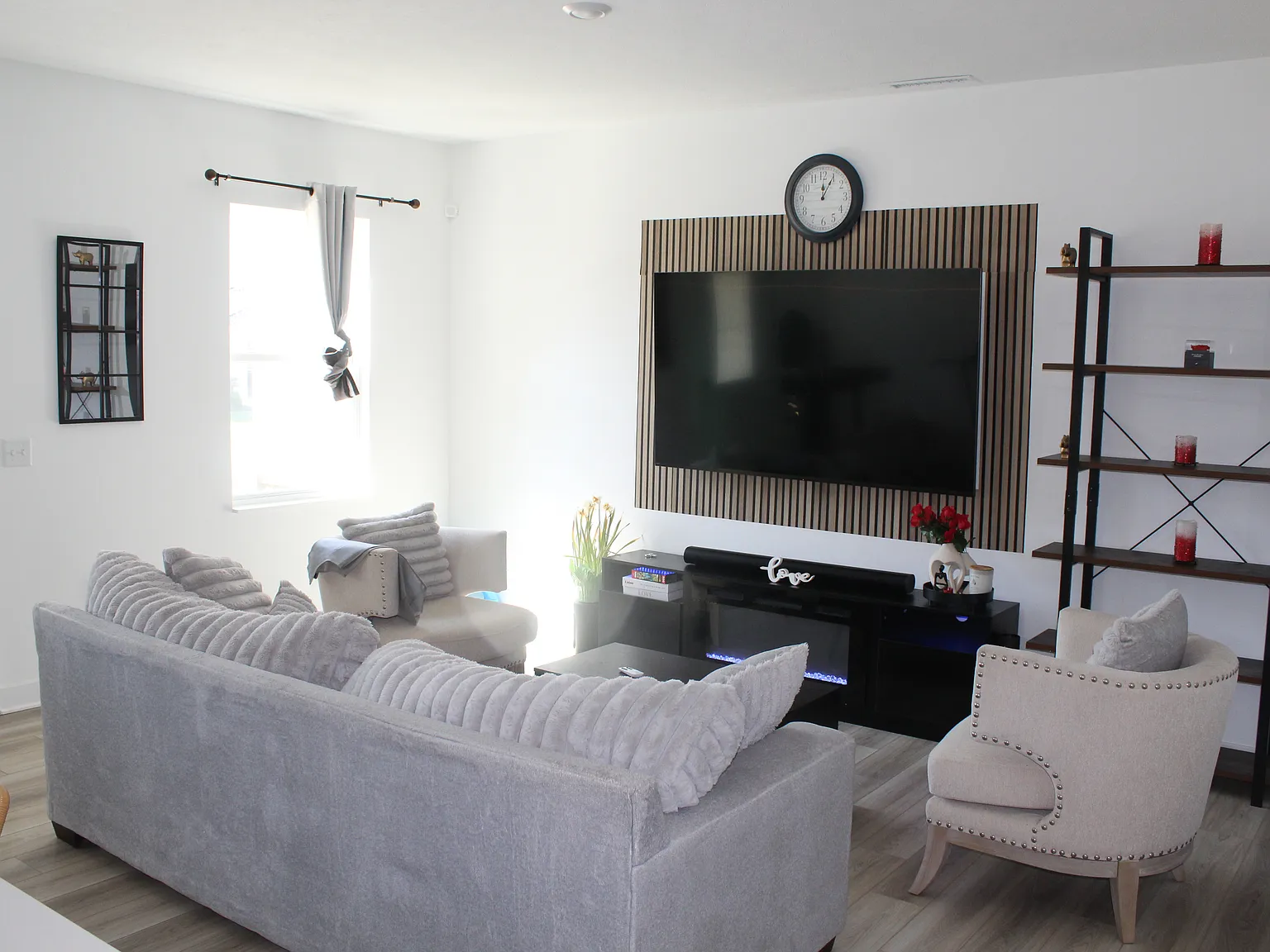 3 bed, 2.5 bath, 1816 sqft, $2,495 — Photo 3