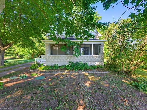 3rd image of 321 Pinehurst Rd