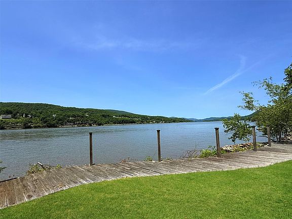 2nd image of 10 Hudson River Ln