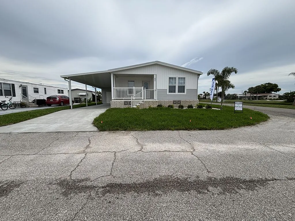 2 bed, 2.5 bath, 1456 sqft, $1,599 — Photo 1