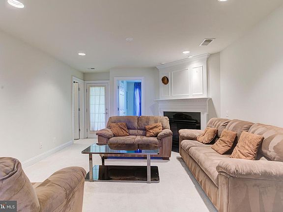 4th image of 2449 Brookmoor Ln