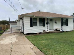 6138 Cove Dr, Groves, TX 77619