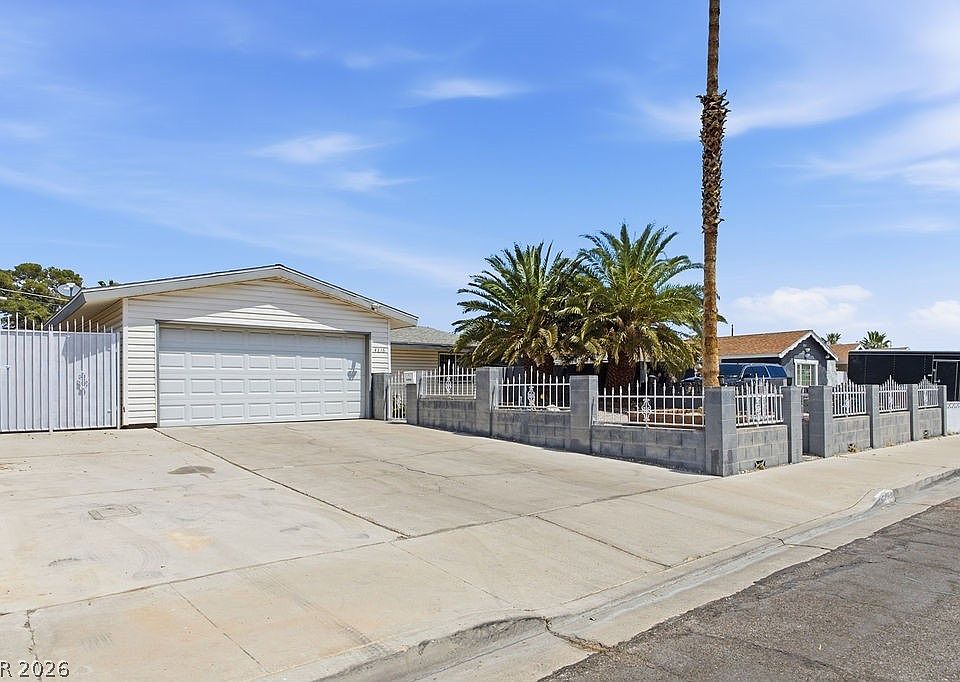 1st image of 4216 Esmeralda Ave