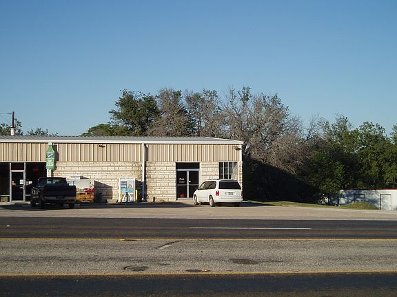 4th image of 2237 E Highway 190