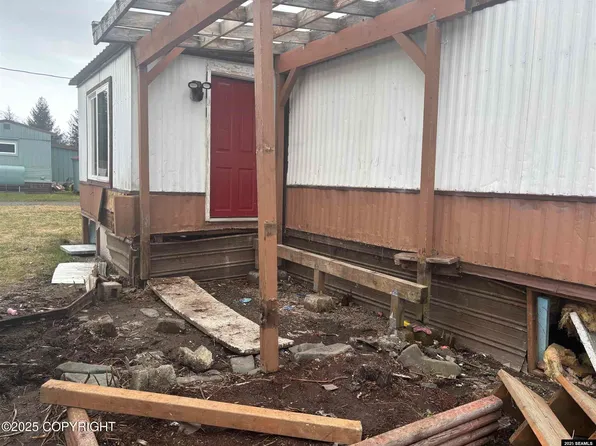 8477 Thunder Mountain Rd, Juneau, AK 99801