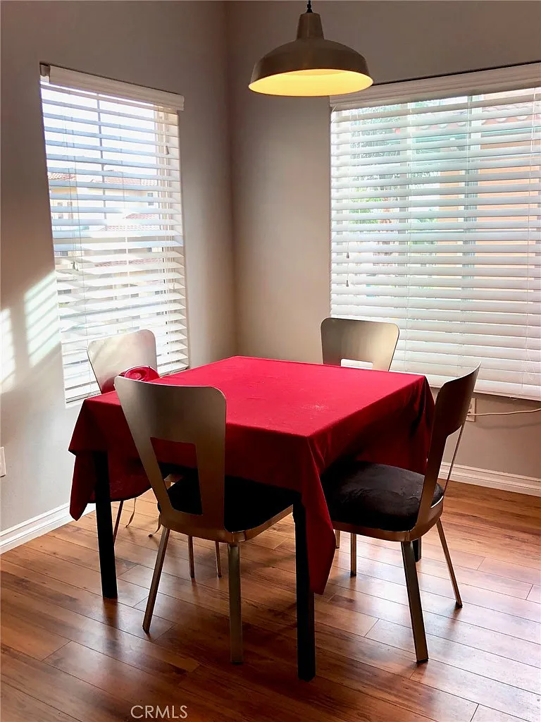 2 bed, 1060 sqft, $2,950 — Photo 4
