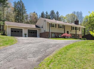 163 Smith Rd, Poughkeepsie, NY 12603