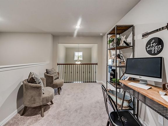 4th image of 712 Ray St