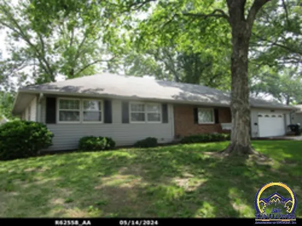 2201 SW 30th St, Topeka, KS 66611