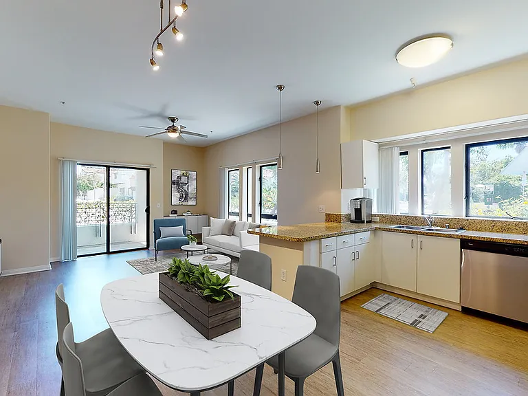 5600 Wilshire — Photo 10