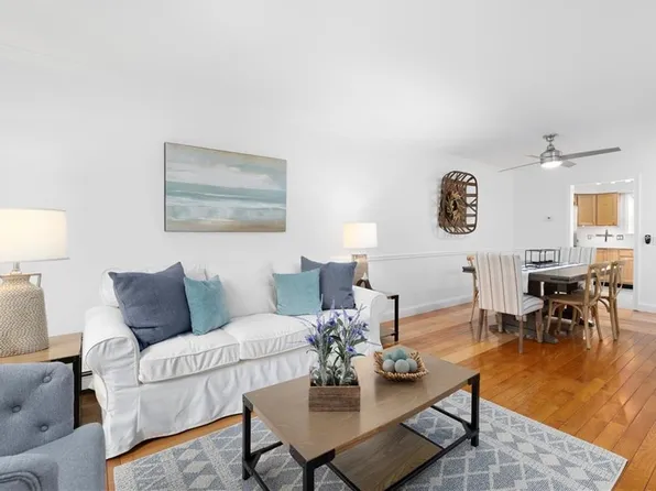 45 E Cherry Ln APT C, Wakefield, RI 02879