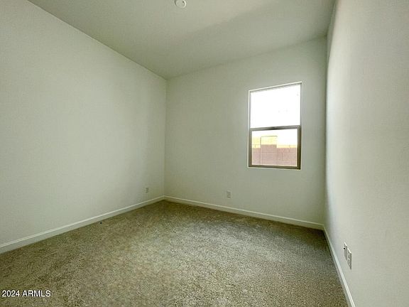 5th image of 22698 E ROUNDUP Way