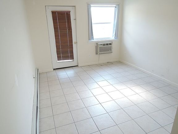 3rd image of 2654 29th St #2A