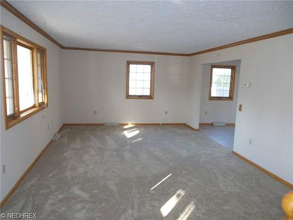 2nd image of 240 King St