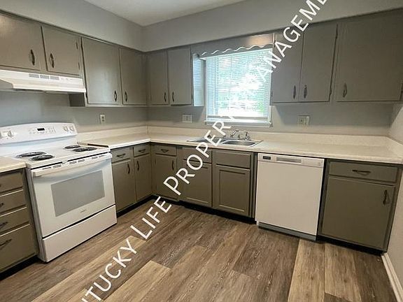 3rd image of 416 Schenkel Ln