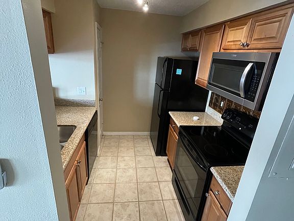 5th image of 1000 W Horatio St APT 108