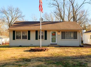 220 Ramsey Ln, Ballwin, MO 63021