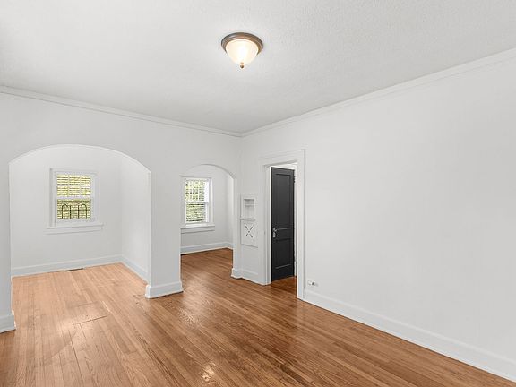 4th image of 1855 16th Ave S #1576